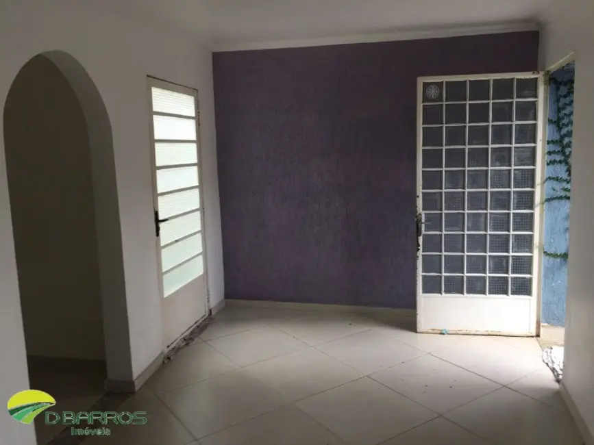 Foto 3 de Casa com 4 quartos à venda, 150m2 em Vila Nossa Senhora das Graças, Taubate - SP