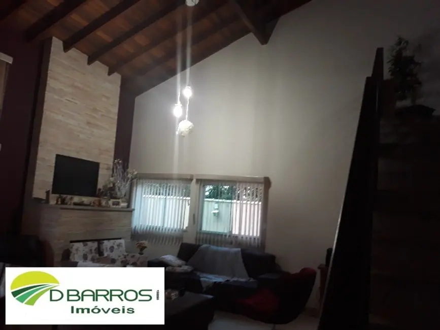 Foto 3 de Casa de Condomínio com 3 quartos à venda, 184m2 em Tremembe - SP