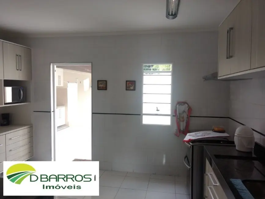 Foto 8 de Casa com 5 quartos à venda, 400m2 em Centro, Tremembe - SP