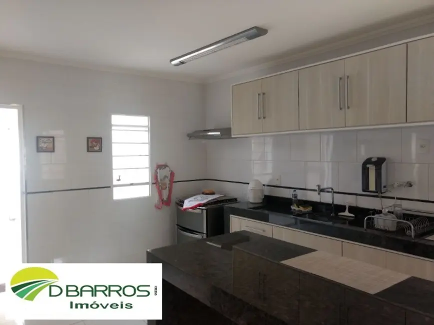 Foto 6 de Casa com 5 quartos à venda, 400m2 em Centro, Tremembe - SP