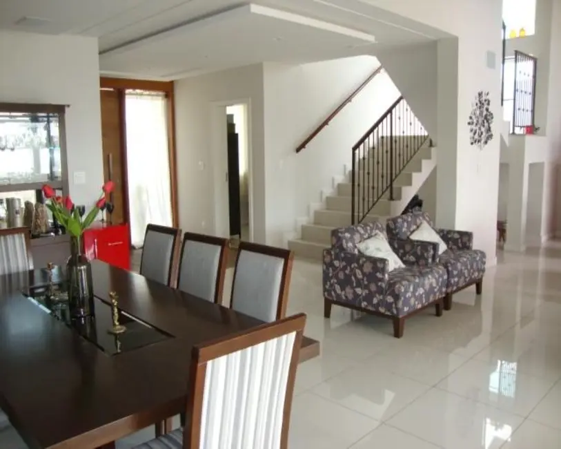 Foto 6 de Sobrado com 3 quartos à venda, 320m2 em Tremembe - SP