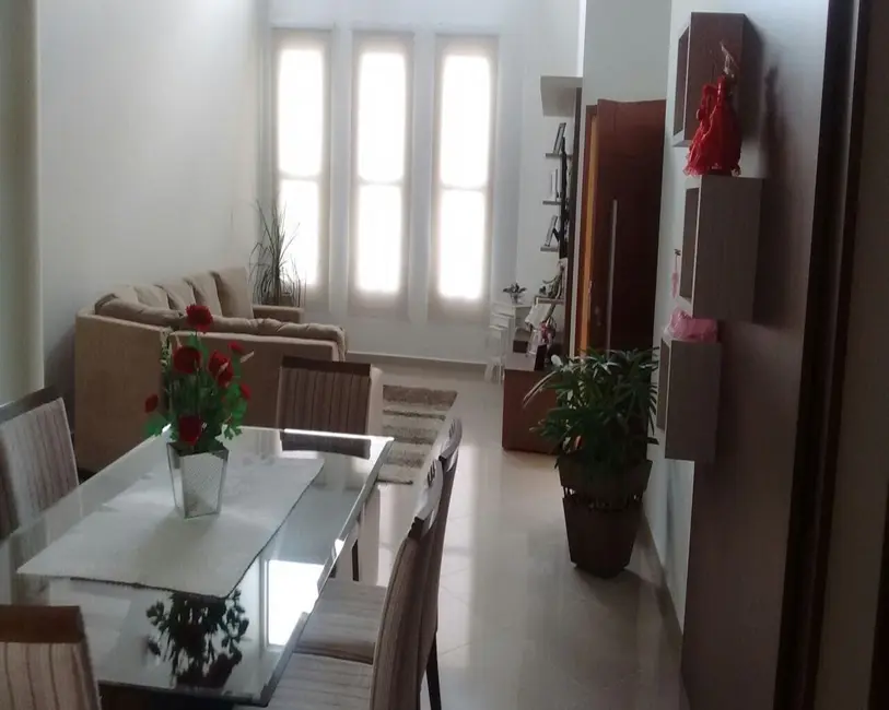 Foto 7 de Sobrado com 4 quartos à venda, 270m2 em Taubate - SP