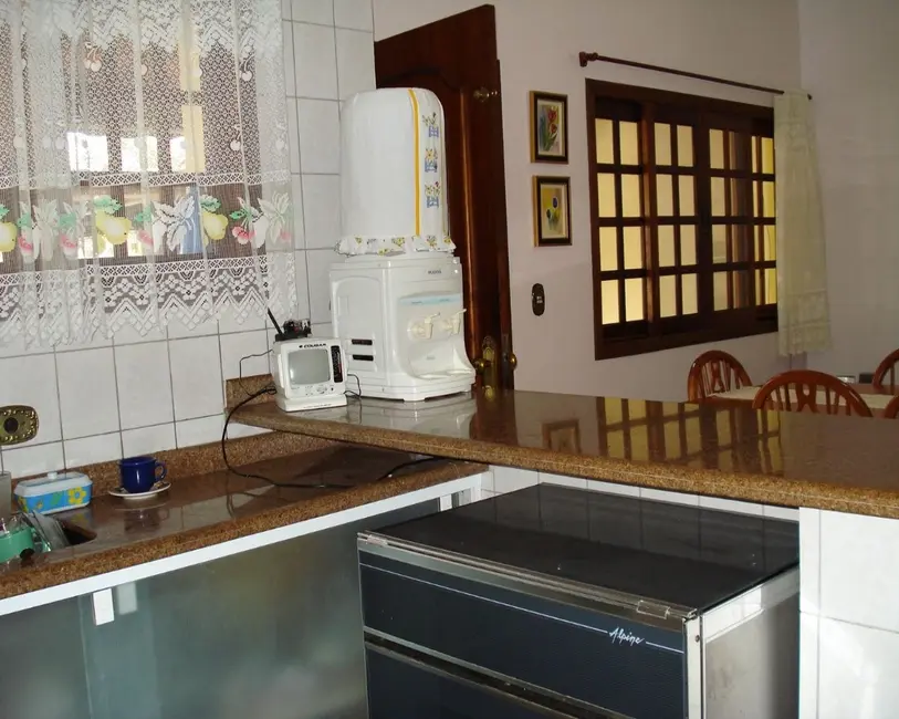 Foto 9 de Casa com 4 quartos à venda, 300m2 em Tremembe - SP