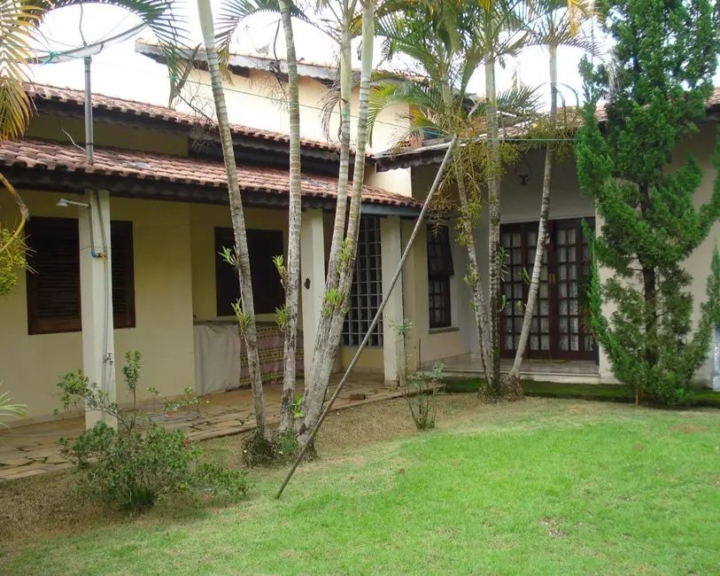 Foto 1 de Casa com 4 quartos à venda, 300m2 em Tremembe - SP