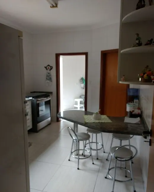 Foto 1 de Sobrado com 3 quartos à venda, 275m2 em Tremembe - SP