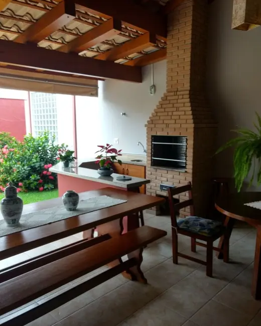 Foto 5 de Sobrado com 3 quartos à venda, 275m2 em Tremembe - SP