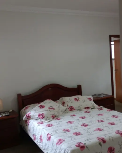 Foto 6 de Sobrado com 3 quartos à venda, 275m2 em Tremembe - SP