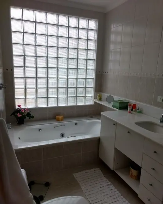 Foto 9 de Sobrado com 3 quartos à venda, 275m2 em Tremembe - SP