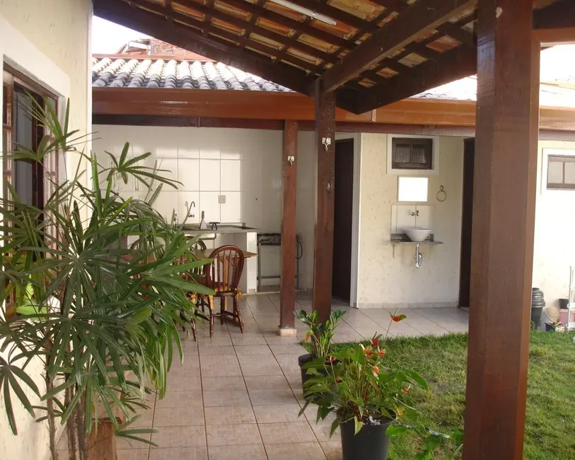 Foto 3 de Sobrado com 3 quartos à venda, 170m2 em Tremembe - SP