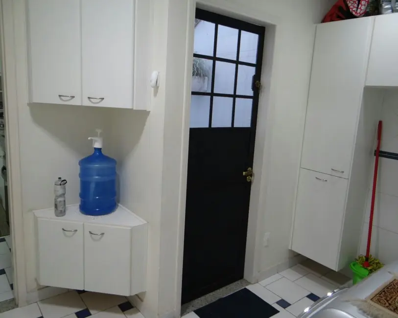 Foto 9 de Sobrado com 3 quartos à venda, 182m2 em Jardim das Bandeiras, Taubate - SP