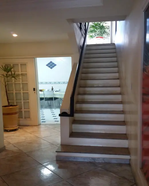 Foto 6 de Sobrado com 3 quartos à venda, 182m2 em Jardim das Bandeiras, Taubate - SP