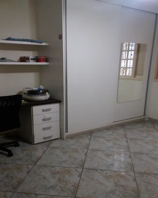 Foto 2 de Sobrado com 3 quartos à venda, 182m2 em Jardim das Bandeiras, Taubate - SP