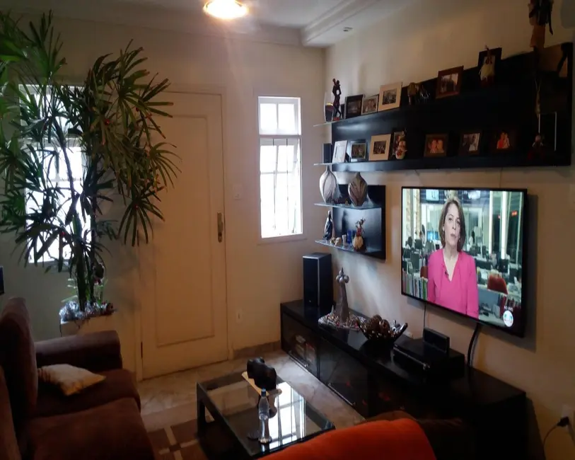 Foto 4 de Sobrado com 3 quartos à venda, 182m2 em Jardim das Bandeiras, Taubate - SP