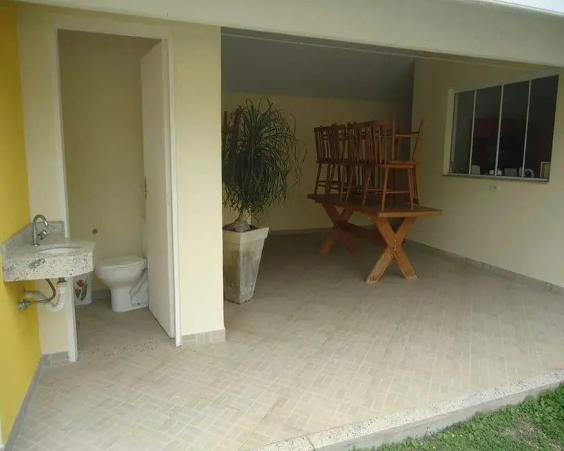 Foto 1 de Sobrado com 3 quartos à venda, 220m2 em Tremembe - SP