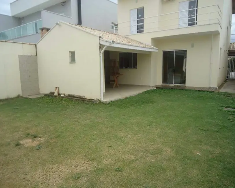 Foto 8 de Sobrado com 3 quartos à venda, 220m2 em Tremembe - SP
