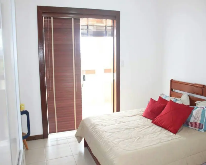 Foto 4 de Sobrado com 3 quartos à venda, 450m2 em Tremembe - SP