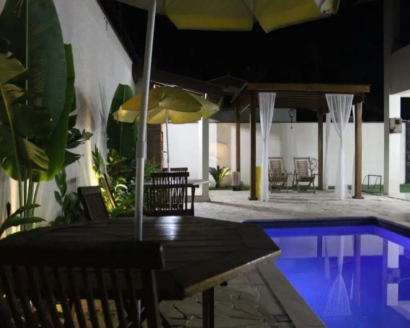 Foto 3 de Sobrado com 3 quartos à venda, 450m2 em Tremembe - SP