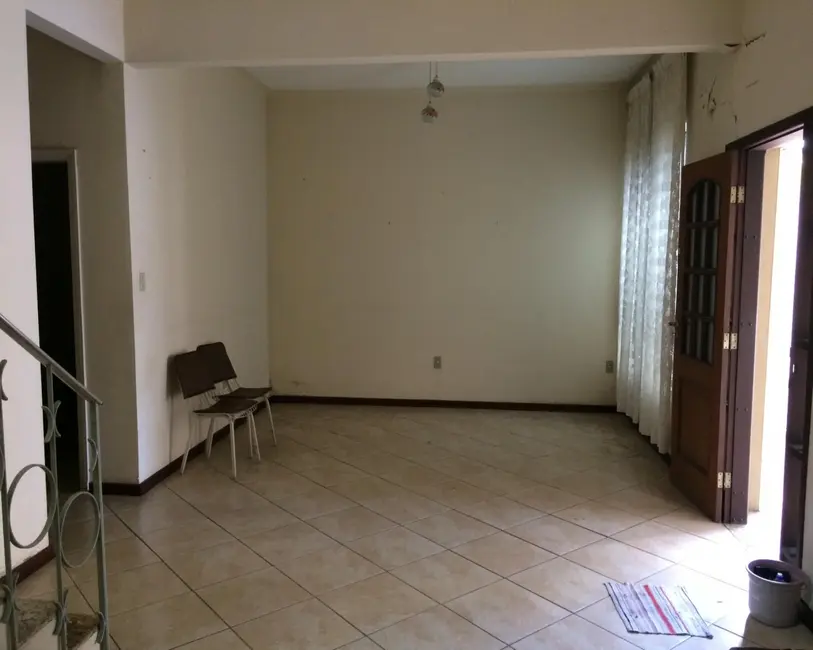 Foto 5 de Casa com 6 quartos à venda, 500m2 em Centro, Taubate - SP