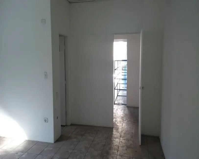 Foto 2 de Sala Comercial para alugar, 180m2 em Parque Senhor do Bonfim, Taubate - SP