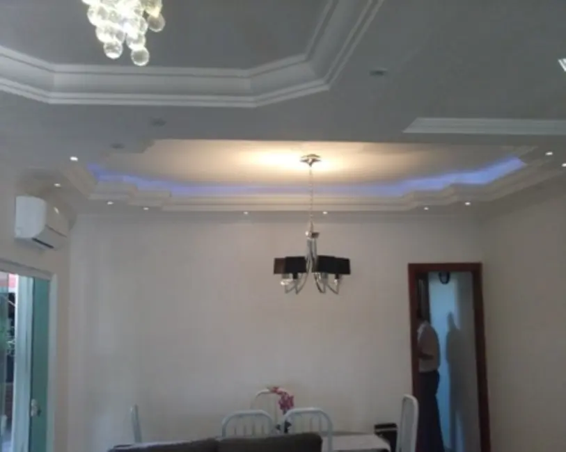 Casa com 3 quartos à venda, 220m2 em Parque Aeroporto, Taubate - SP - imagem 3 Foto 3 de Casa com 3 quartos à venda, 220m2 em Parque Aeroporto, Taubate - SP