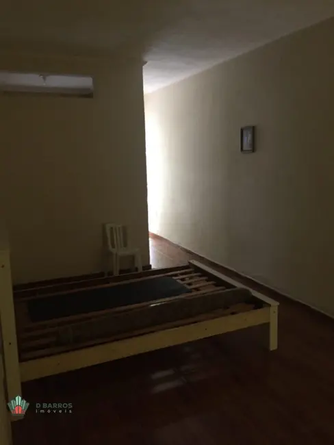 Foto 9 de Casa com 3 quartos à venda, 200m2 em Esplanada Santa Helena, Taubate - SP