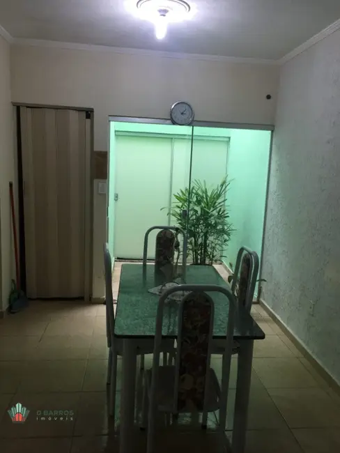 Foto 5 de Casa com 3 quartos à venda, 200m2 em Esplanada Santa Helena, Taubate - SP