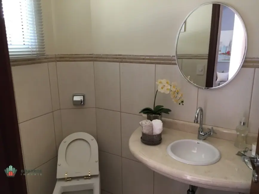 Casa de Condomínio com 6 quartos à venda, 350m2 em Vila São José, Taubate - SP - imagem 4 Foto 4 de Casa de Condomínio com 6 quartos à venda, 350m2 em Vila São José, Taubate - SP