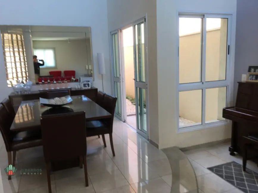 Casa de Condomínio com 6 quartos à venda, 350m2 em Vila São José, Taubate - SP - imagem 3 Foto 3 de Casa de Condomínio com 6 quartos à venda, 350m2 em Vila São José, Taubate - SP