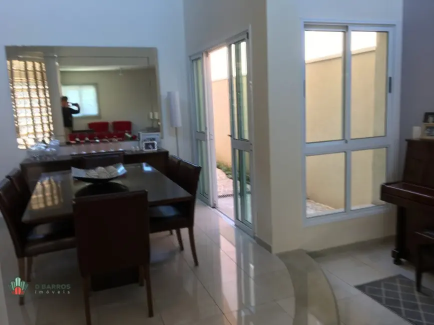 Casa de Condomínio com 6 quartos à venda, 350m2 em Vila São José, Taubate - SP - imagem 8 Foto 8 de Casa de Condomínio com 6 quartos à venda, 350m2 em Vila São José, Taubate - SP