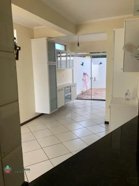 Foto 4 de Casa de Condomínio com 3 quartos à venda, 216m2 em Jardim Independência, Taubate - SP