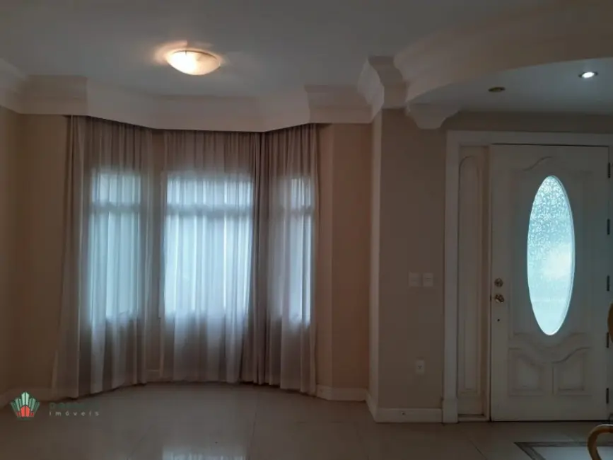 Foto 8 de Casa de Condomínio com 3 quartos à venda e para alugar, 229m2 em Tremembe - SP