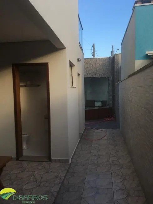 Foto 5 de Casa de Condomínio com 3 quartos à venda, 240m2 em Tremembe - SP