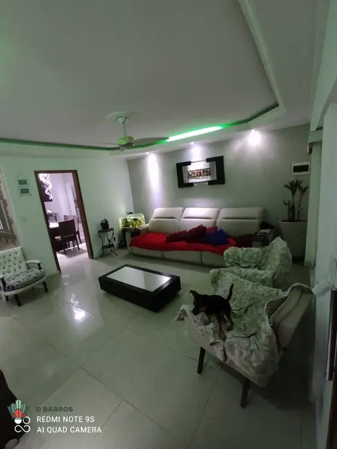 Foto 2 de Casa com 3 quartos à venda, 220m2 em Jardim Sonia Maria, Taubate - SP