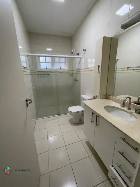 Foto 2 de Casa de Condomínio com 3 quartos à venda e para alugar, 260m2 em Vila Costa, Taubate - SP