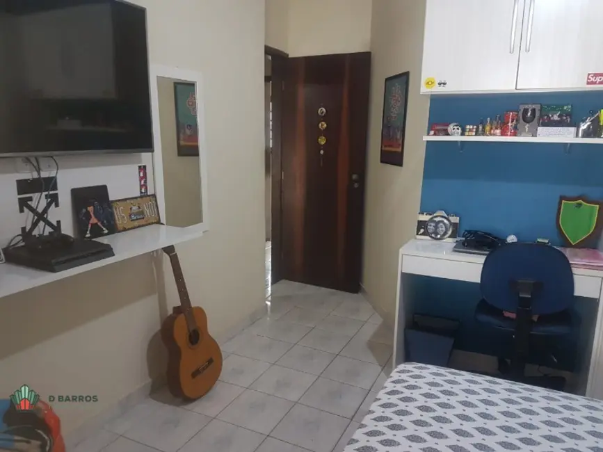 Foto 4 de Casa com 2 quartos à venda, 175m2 em Parque São Luís, Taubate - SP