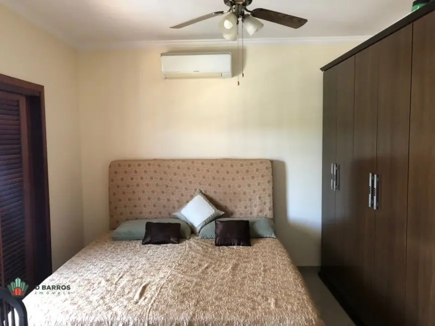 Foto 3 de Casa de Condomínio com 3 quartos à venda, 300m2 em Vila Costa, Taubate - SP