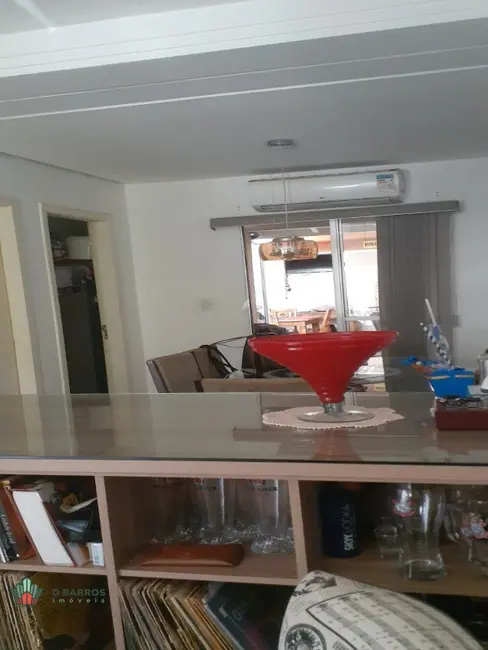 Foto 3 de Casa de Condomínio com 3 quartos à venda, 120m2 em Loteamento Fernando Camargo Nogueira, Taubate - SP