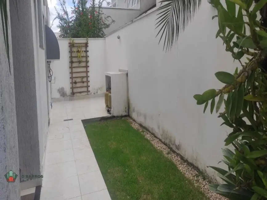 Foto 9 de Casa com 2 quartos à venda, 288m2 em Tremembe - SP