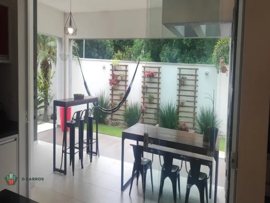 Foto 3 de Casa com 2 quartos à venda, 288m2 em Tremembe - SP