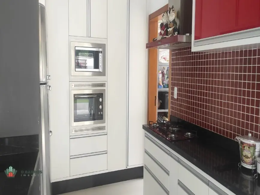 Foto 6 de Casa com 2 quartos à venda, 288m2 em Tremembe - SP