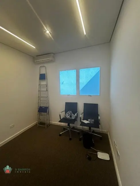 Foto 6 de Loja à venda e para alugar, 250m2 em Tremembe - SP