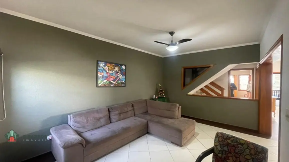 Foto 2 de Casa de Condomínio com 3 quartos à venda e para alugar, 280m2 em Tremembe - SP