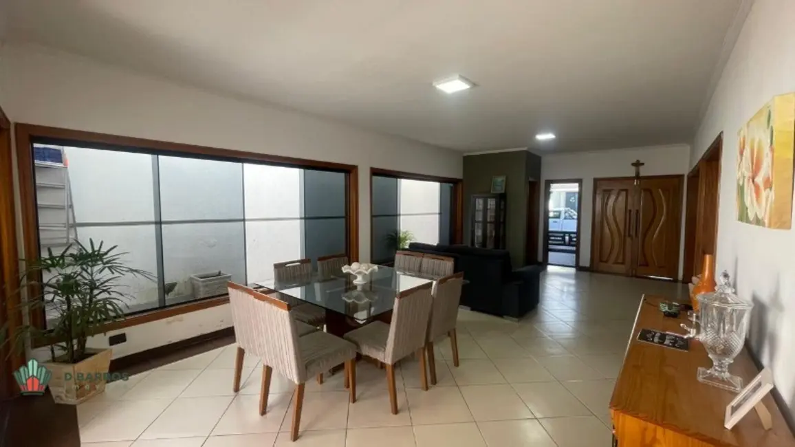 Casa de Condomínio com 3 quartos à venda e para alugar, 280m2 em Tremembe - SP - imagem 9 Foto 9 de Casa de Condomínio com 3 quartos à venda e para alugar, 280m2 em Tremembe - SP