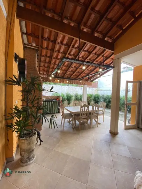 Foto 5 de Casa de Condomínio com 3 quartos à venda, 120m2 em Tremembe - SP