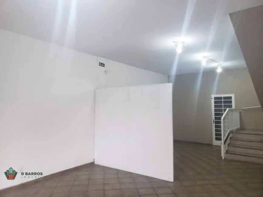 Loja para alugar, 210m2 em Centro, Taubate - SP - imagem 8 Foto 8 de Loja para alugar, 210m2 em Centro, Taubate - SP