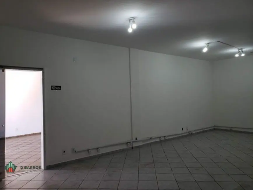 Loja para alugar, 210m2 em Centro, Taubate - SP - imagem 7 Foto 7 de Loja para alugar, 210m2 em Centro, Taubate - SP