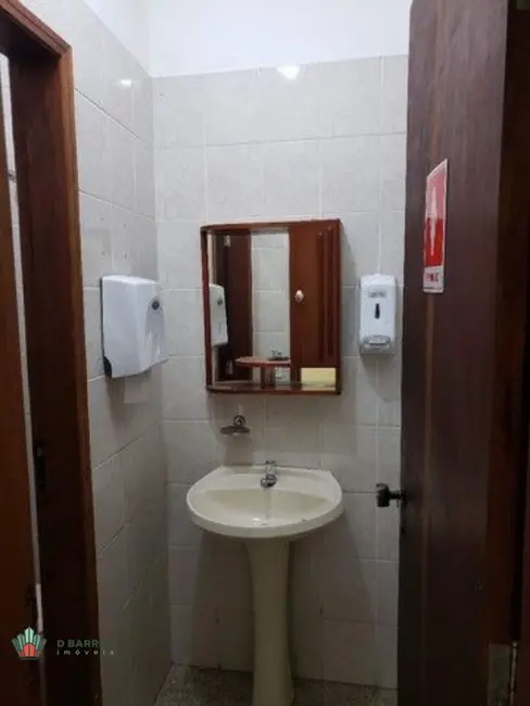 Loja para alugar, 210m2 em Centro, Taubate - SP - imagem 9 Foto 9 de Loja para alugar, 210m2 em Centro, Taubate - SP