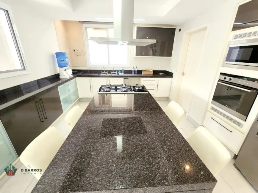 Foto 2 de Casa de Condomínio com 3 quartos à venda, 200m2 em Tremembe - SP