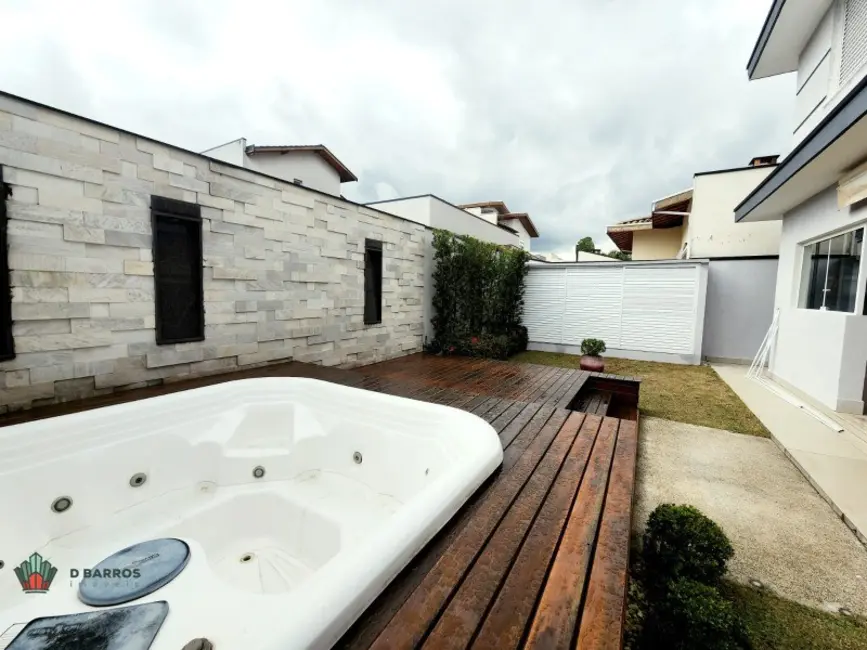 Foto 8 de Casa de Condomínio com 3 quartos à venda, 200m2 em Tremembe - SP