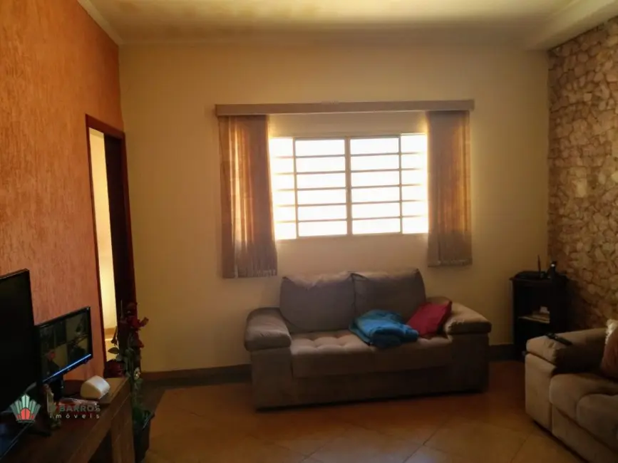 Foto 4 de Casa com 4 quartos à venda, 250m2 em Centro, Taubate - SP